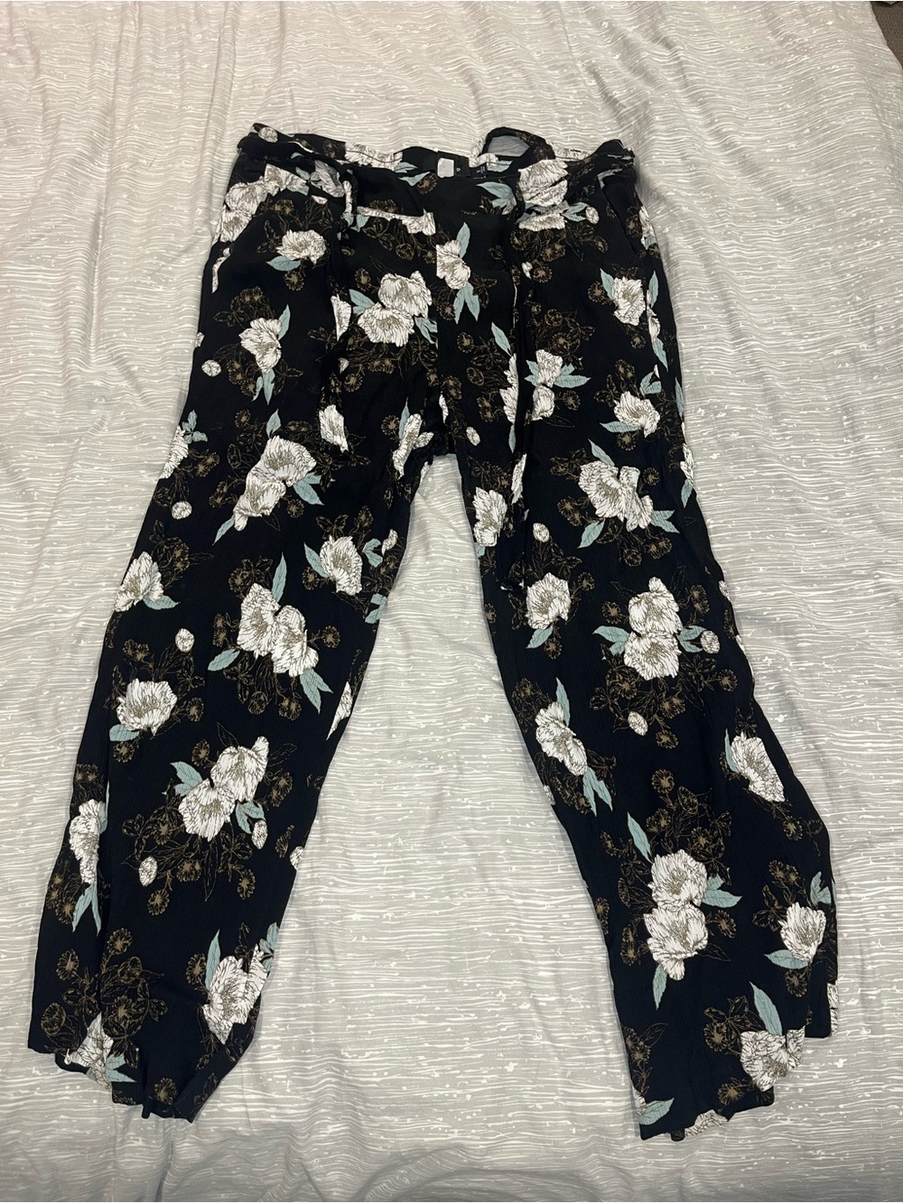 Torrid Black Floral Pants with White & Mint Blooms